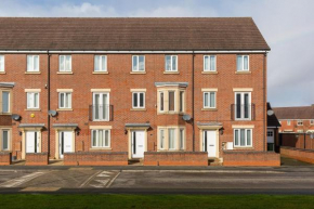 6 bed house with free secure parking & 3 bathrooms